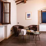 Borgo Degli Angeli E San Vitale