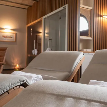 Borgo Degli Angeli E San Vitale