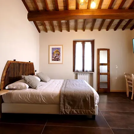 Borgo Degli Angeli E Lantgård San Vitale