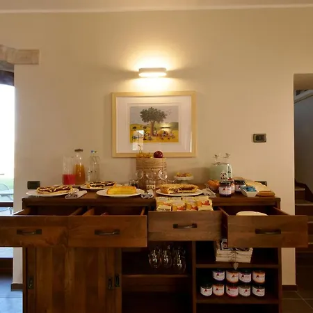 Borgo Degli Angeli E Сан-Витале