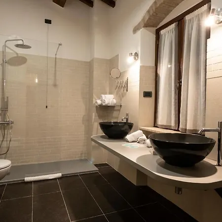 Borgo Degli Angeli E ファームステイ サン・ヴィターレ