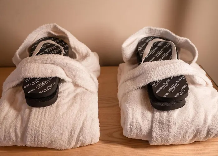 Borgo Degli Angeli E * San Vitale