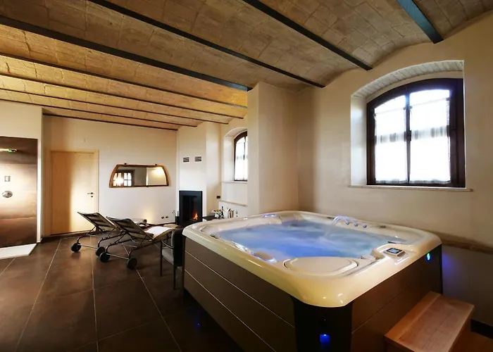 Borgo Degli Angeli E San Vitale